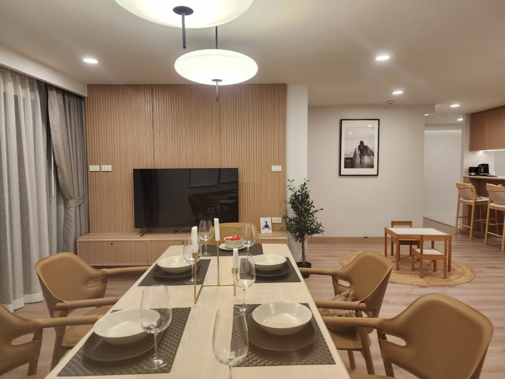 Casa Moderna : รับออกแบบตกแต่งภายใน จัดพร็อพเลือกเฟอร์นิเจอร์ลอยตัวบ้าน ...